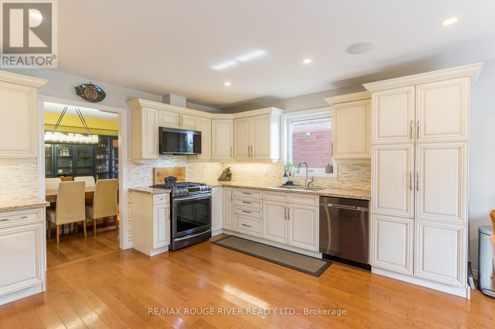 969 Avery Avenue, Peterborough (Monaghan Ward 2), Ontario  K9J 0G9 - Photo 7 - X13729186