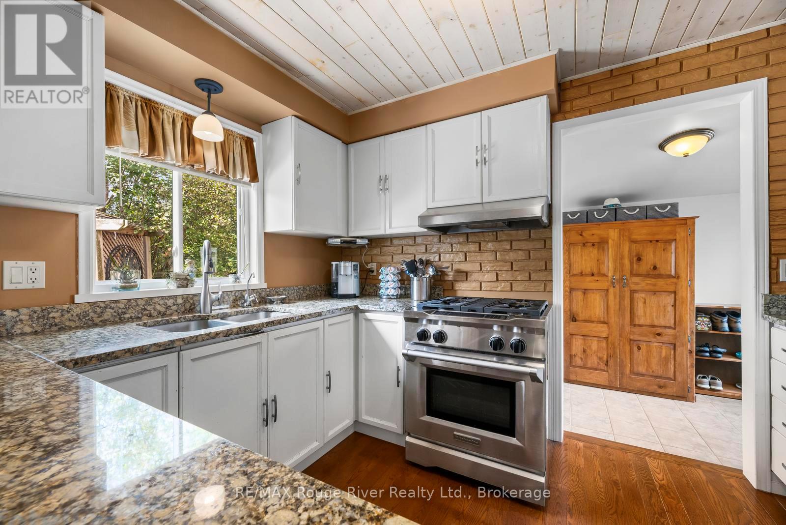 6 Hamilton Drive, Kawartha Lakes (Manvers), Ontario  L0A 1A0 - Photo 9 - X13730454
