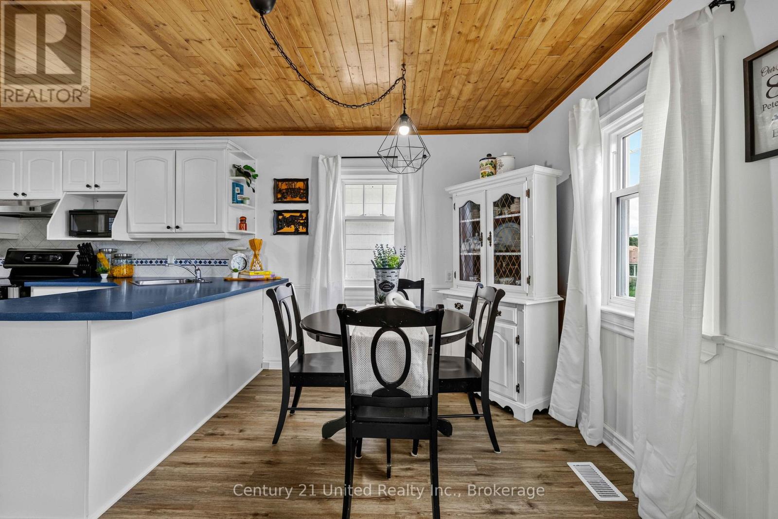 882 Peterborough Street, Douro-Dummer, Ontario  K0L 3A0 - Photo 8 - X13730580