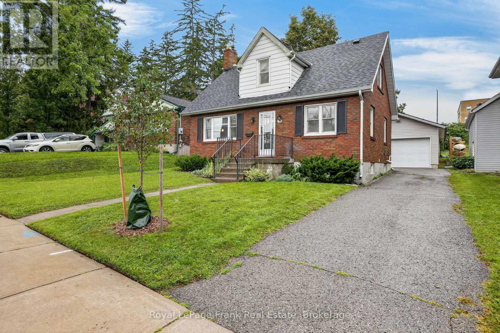 174 Sophia Street, Peterborough (Ashburnham Ward 4), Ontario  K9H 1E5 - Photo 2 - X13731820