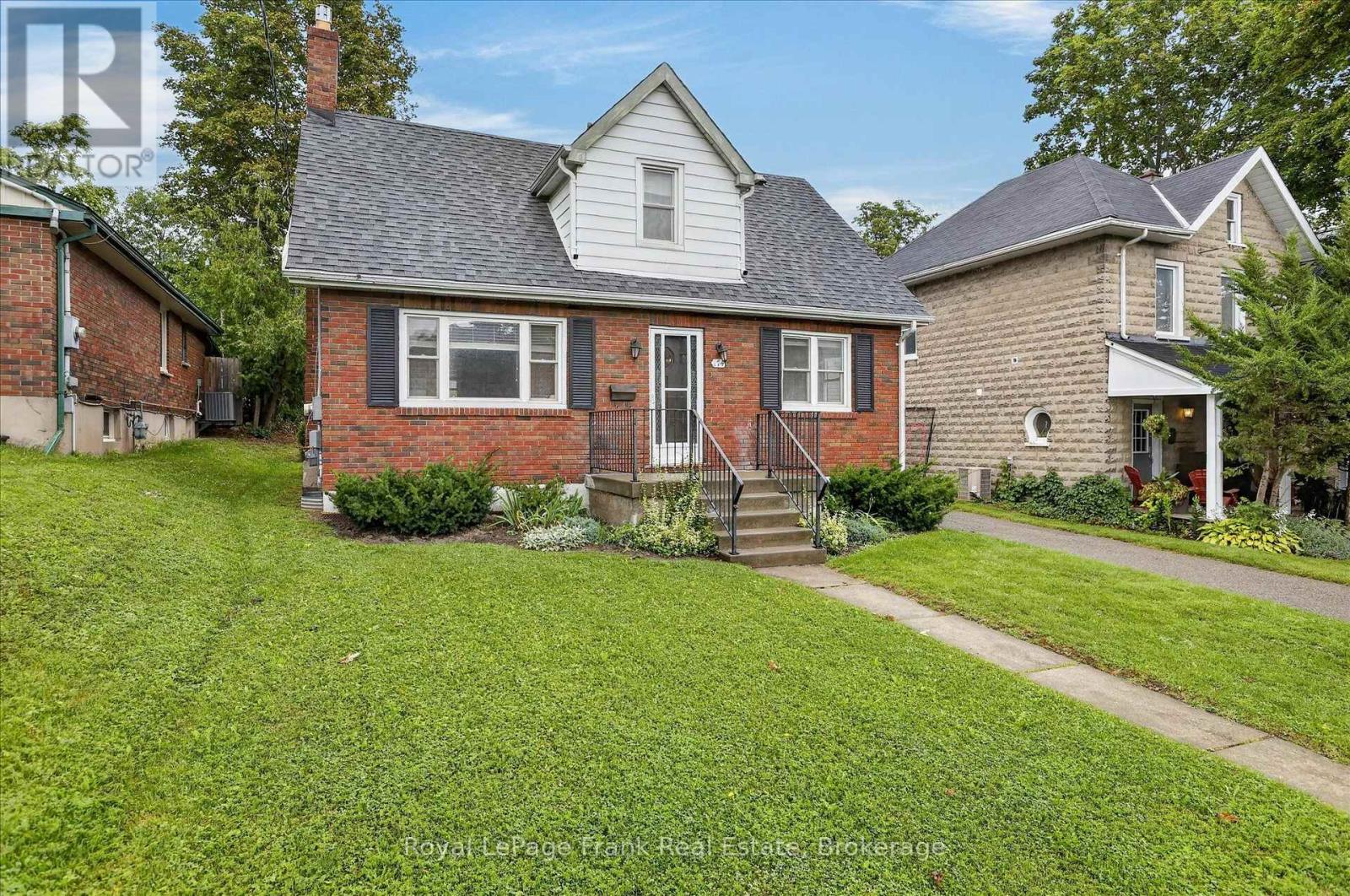 174 Sophia Street, Peterborough (Ashburnham Ward 4), Ontario  K9H 1E5 - Photo 3 - X13731820