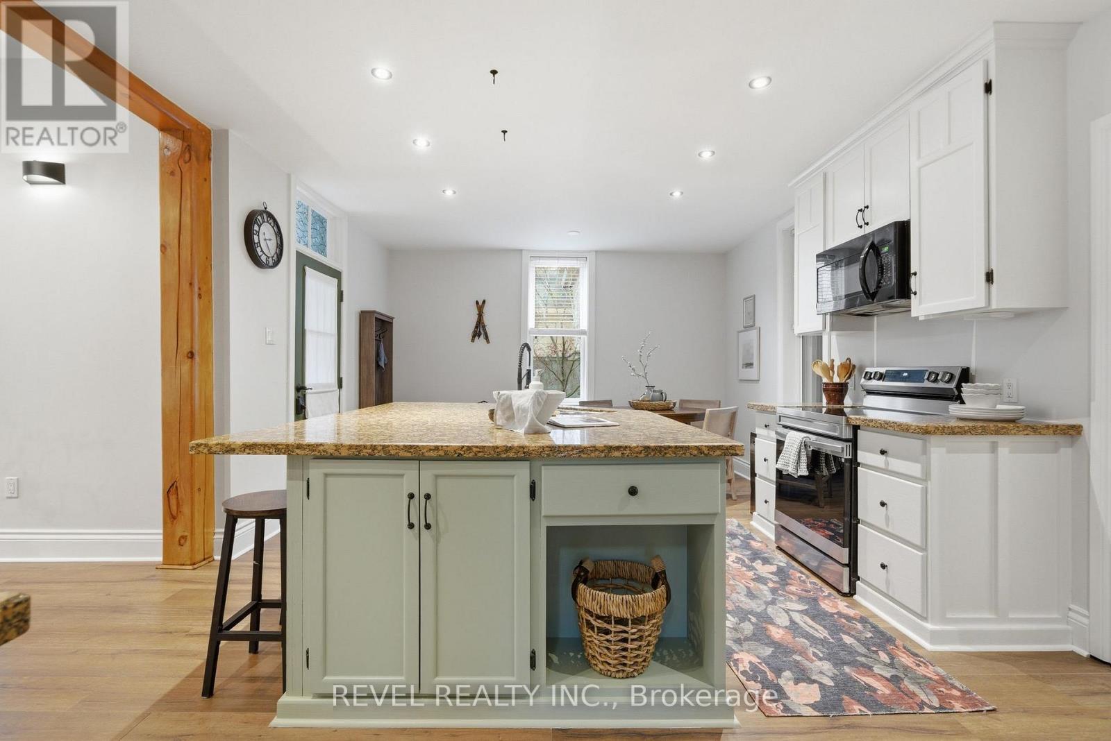 52 Cambridge Street N, Kawartha Lakes (Lindsay), Ontario  K9V 4C7 - Photo 10 - X13732394