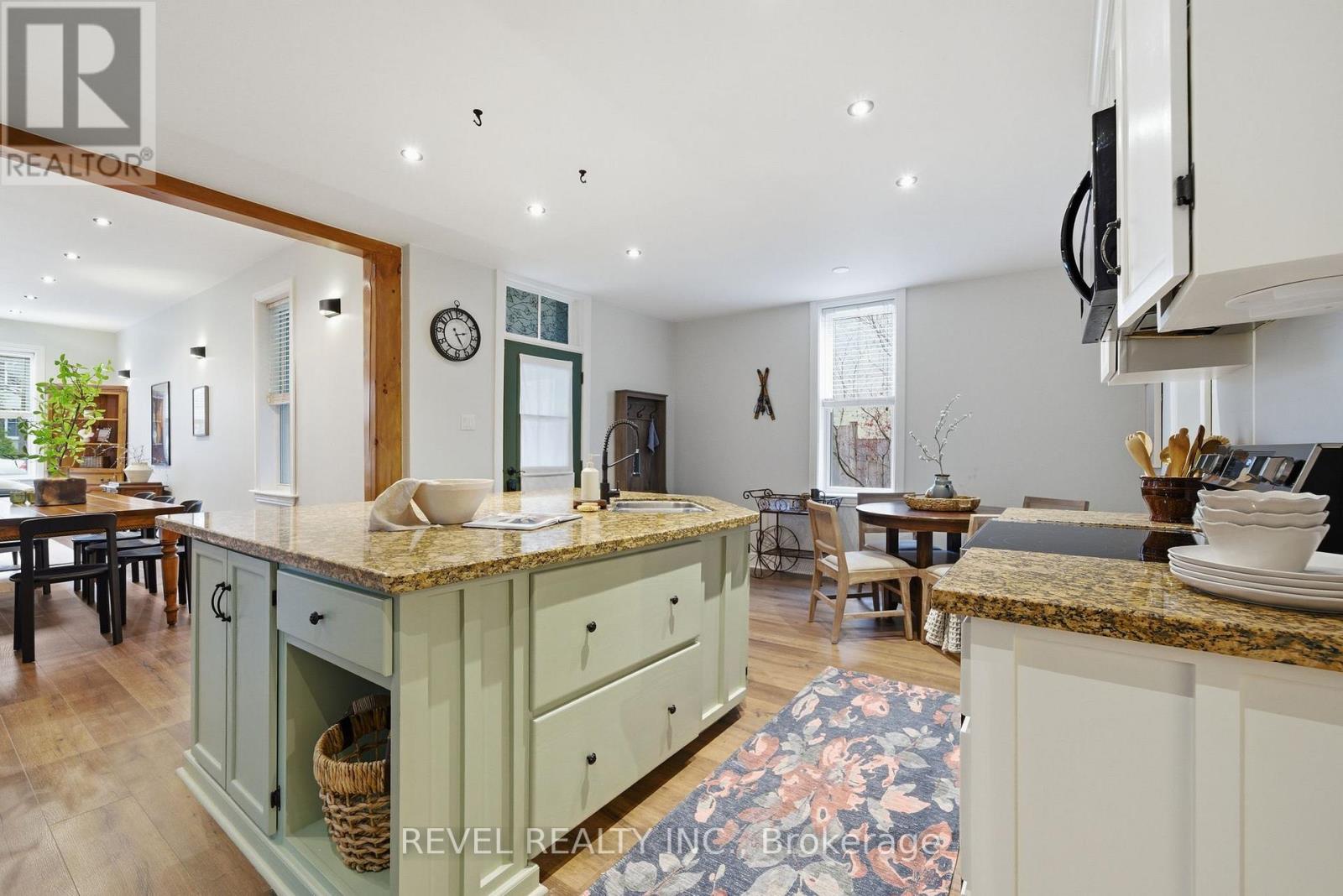 52 Cambridge Street N, Kawartha Lakes (Lindsay), Ontario  K9V 4C7 - Photo 15 - X13732394