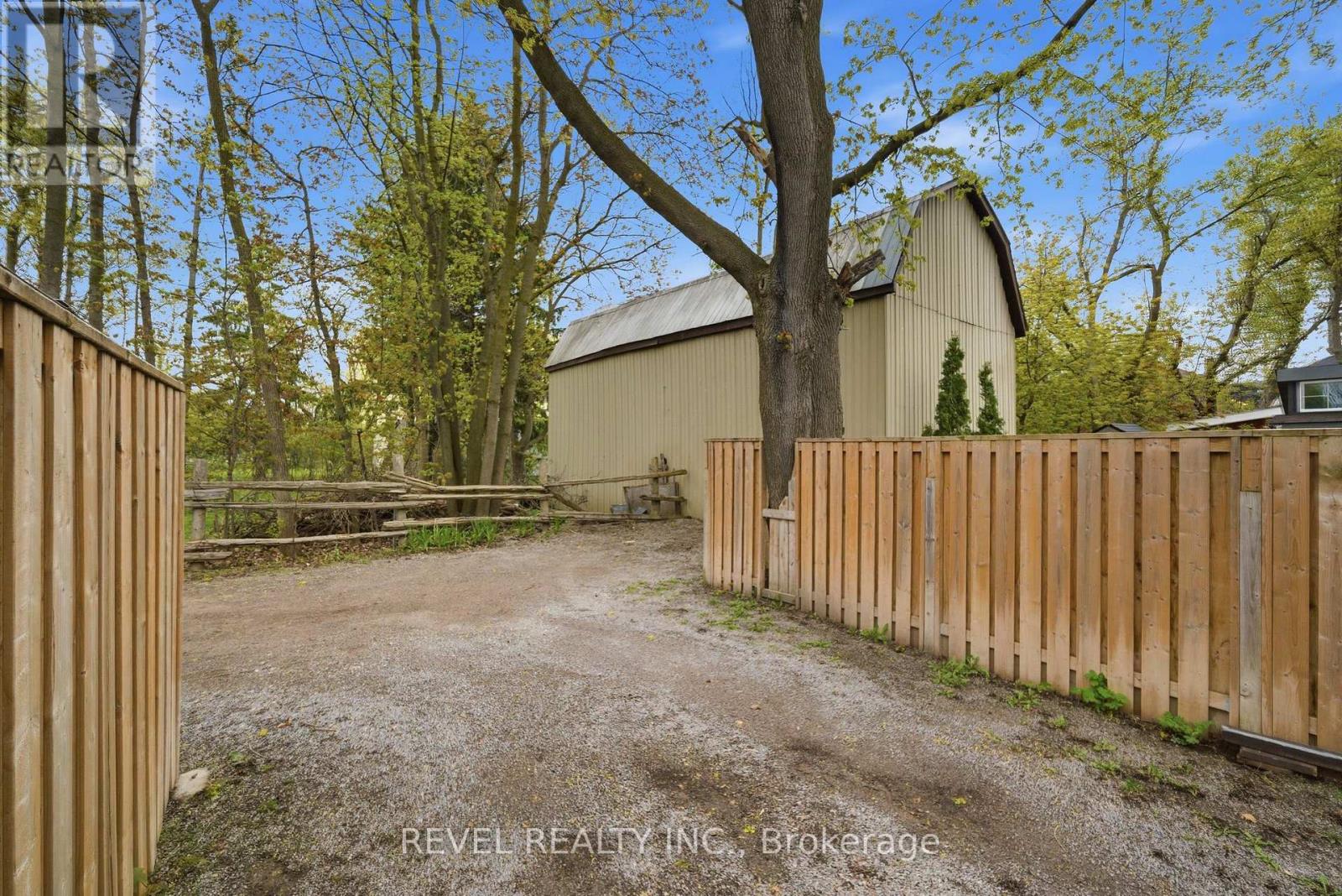 52 Cambridge Street N, Kawartha Lakes (Lindsay), Ontario  K9V 4C7 - Photo 44 - X13732394