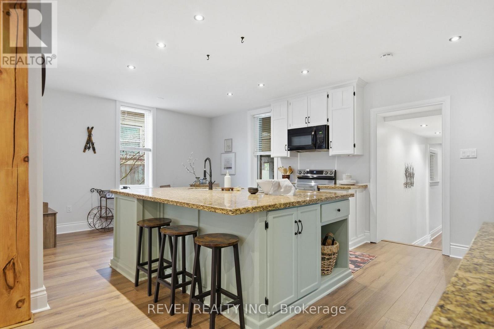 52 Cambridge Street N, Kawartha Lakes (Lindsay), Ontario  K9V 4C7 - Photo 9 - X13732394