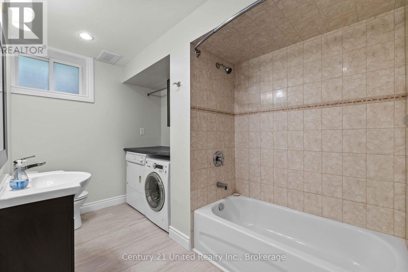 223 Antrim Street, Peterborough (Town Ward 3), Ontario  K9H 3G5 - Photo 15 - X13733336