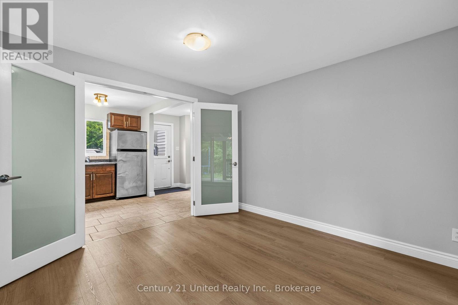 223 Antrim Street, Peterborough (Town Ward 3), Ontario  K9H 3G5 - Photo 8 - X13733336