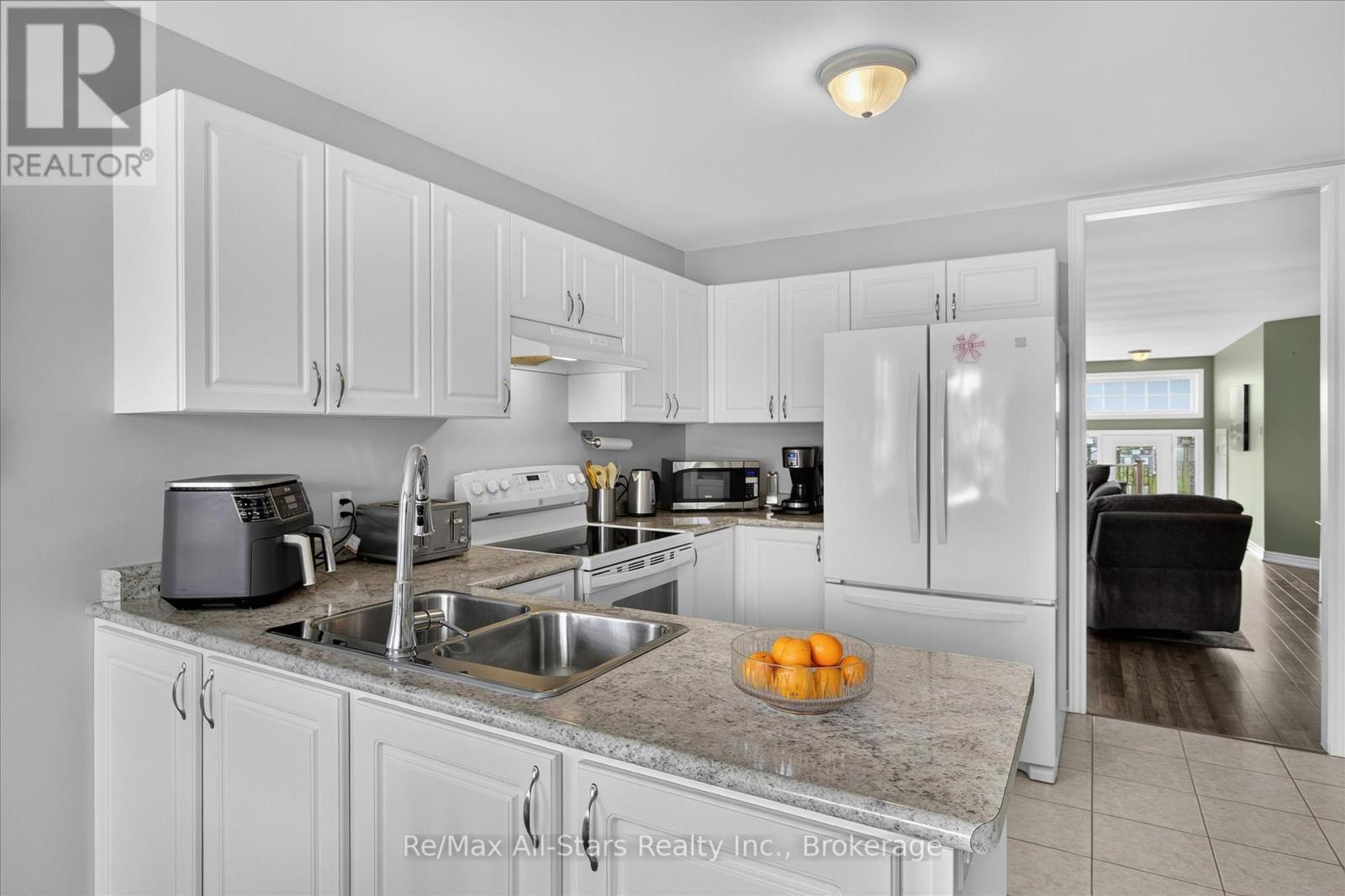 29 Gunsolus Road, Kawartha Lakes (Lindsay), Ontario  K9V 0E4 - Photo 9 - X13733448
