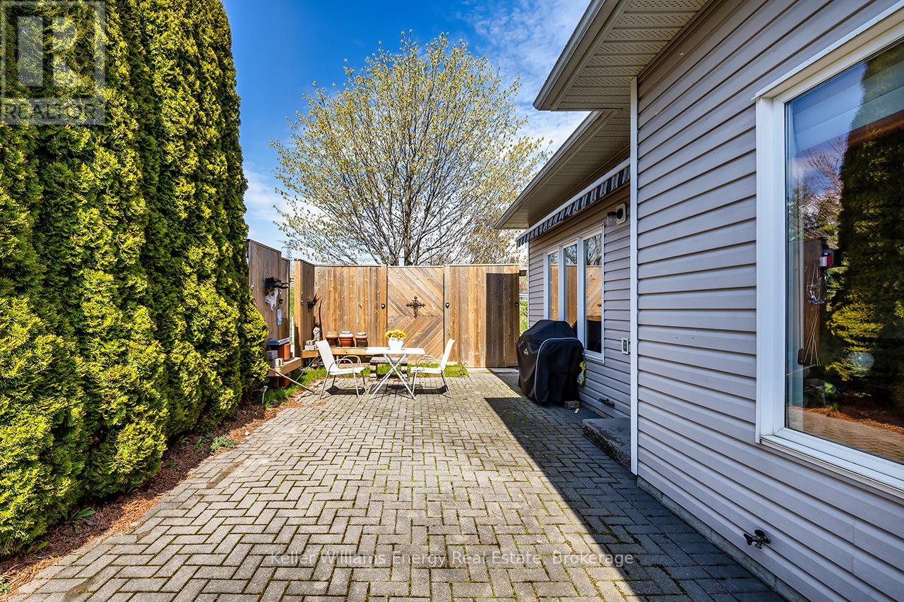 8 Hinkley Trail, Clarington (Newcastle), Ontario  L1B 1P4 - Photo 39 - E13733720