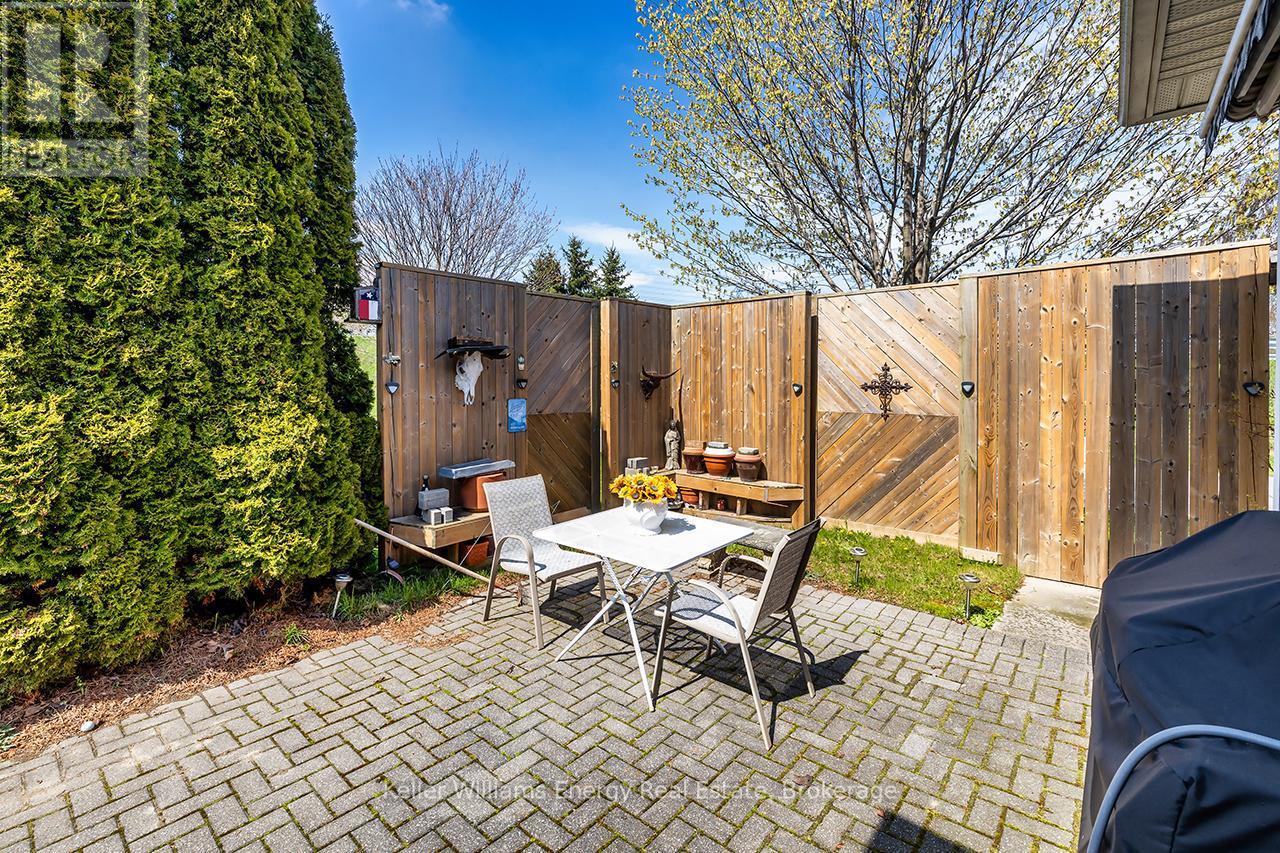 8 Hinkley Trail, Clarington (Newcastle), Ontario  L1B 1P4 - Photo 41 - E13733720