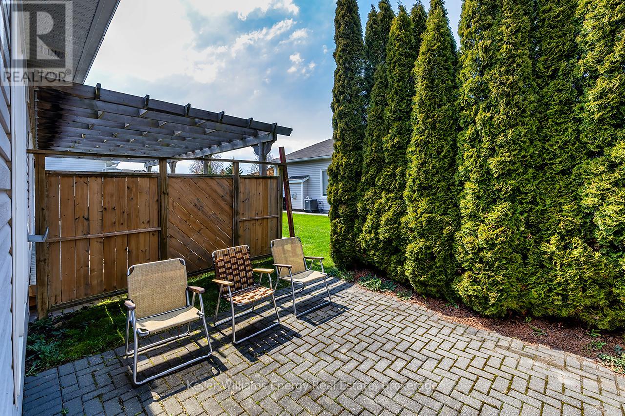 8 Hinkley Trail, Clarington (Newcastle), Ontario  L1B 1P4 - Photo 42 - E13733720