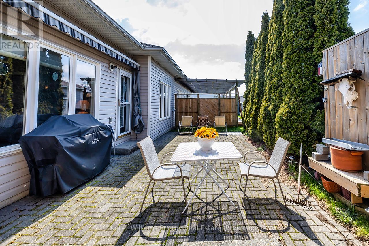 8 Hinkley Trail, Clarington (Newcastle), Ontario  L1B 1P4 - Photo 46 - E13733720