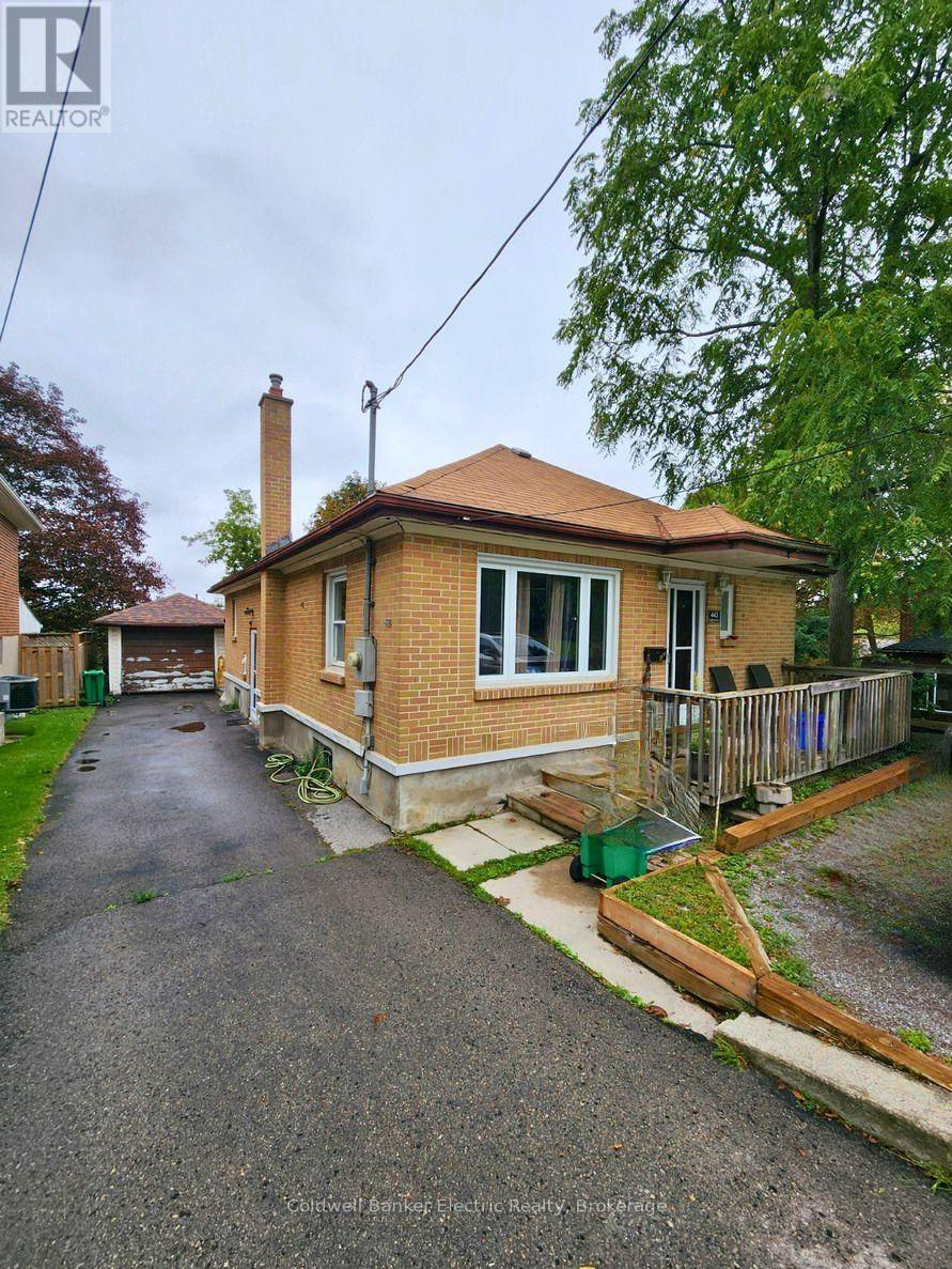 443 Armour Road, Peterborough (Ashburnham Ward 4), Ontario  K9H 1Y7 - Photo 2 - X13735790