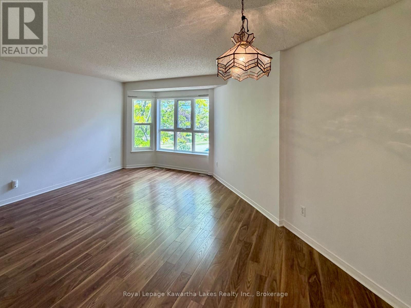 303 - 4 Heritage Way, Kawartha Lakes (Lindsay), Ontario  K9V 5Z2 - Photo 11 - X13735916