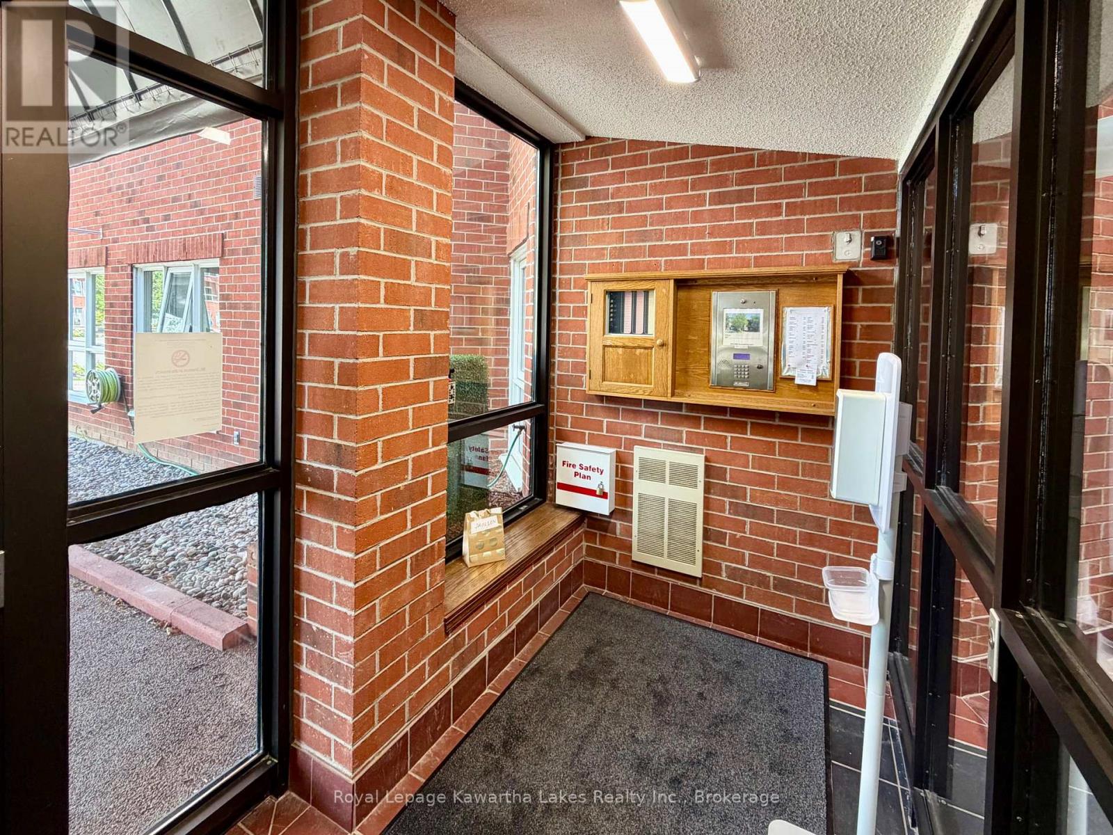 303 - 4 Heritage Way, Kawartha Lakes (Lindsay), Ontario  K9V 5Z2 - Photo 5 - X13735916