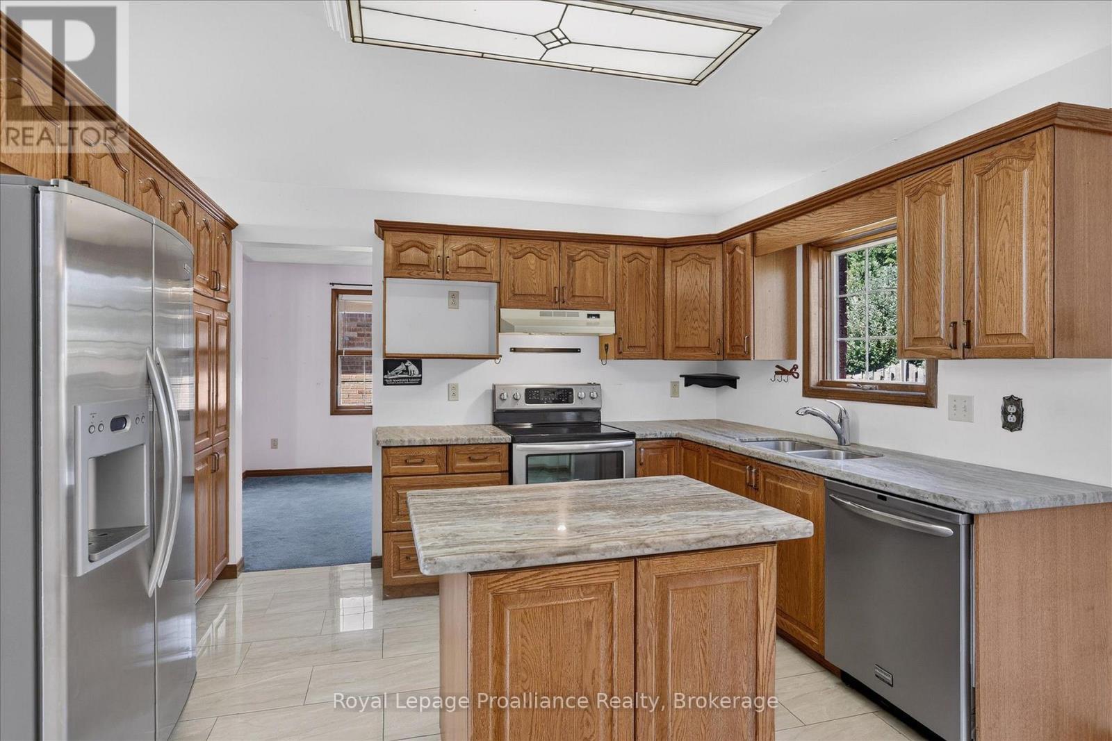 1664 Forster Avenue, Peterborough (Otonabee Ward 1), Ontario  K9K 2G6 - Photo 12 - X13736310
