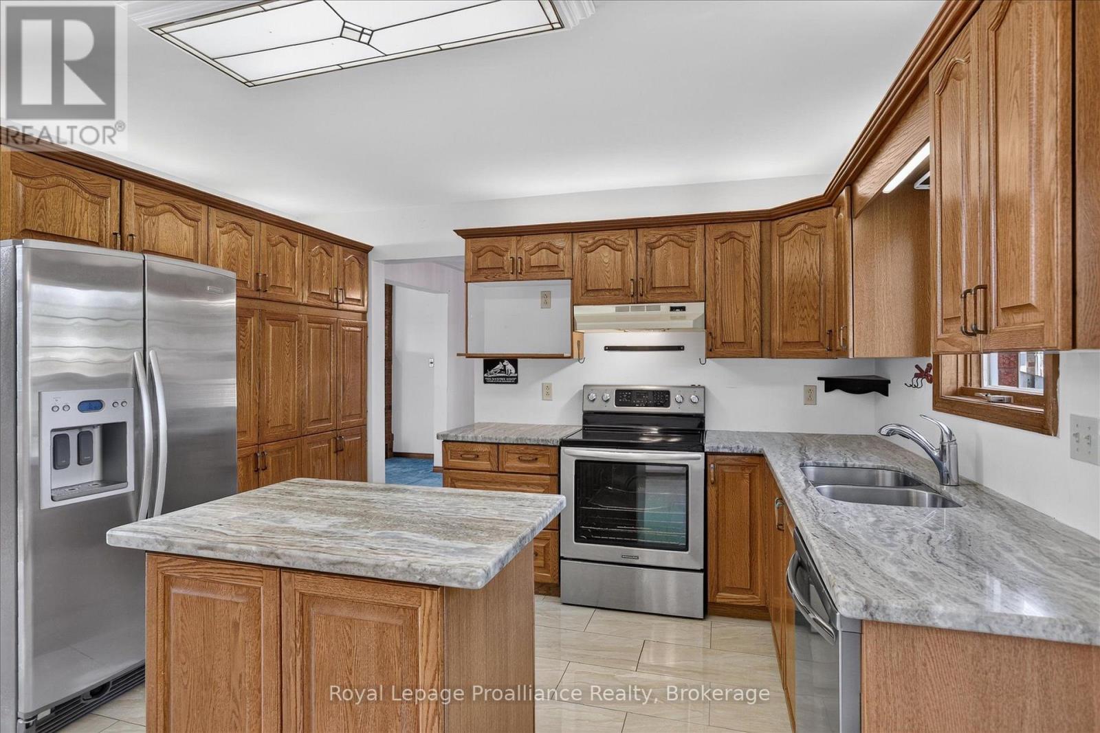 1664 Forster Avenue, Peterborough (Otonabee Ward 1), Ontario  K9K 2G6 - Photo 13 - X13736310