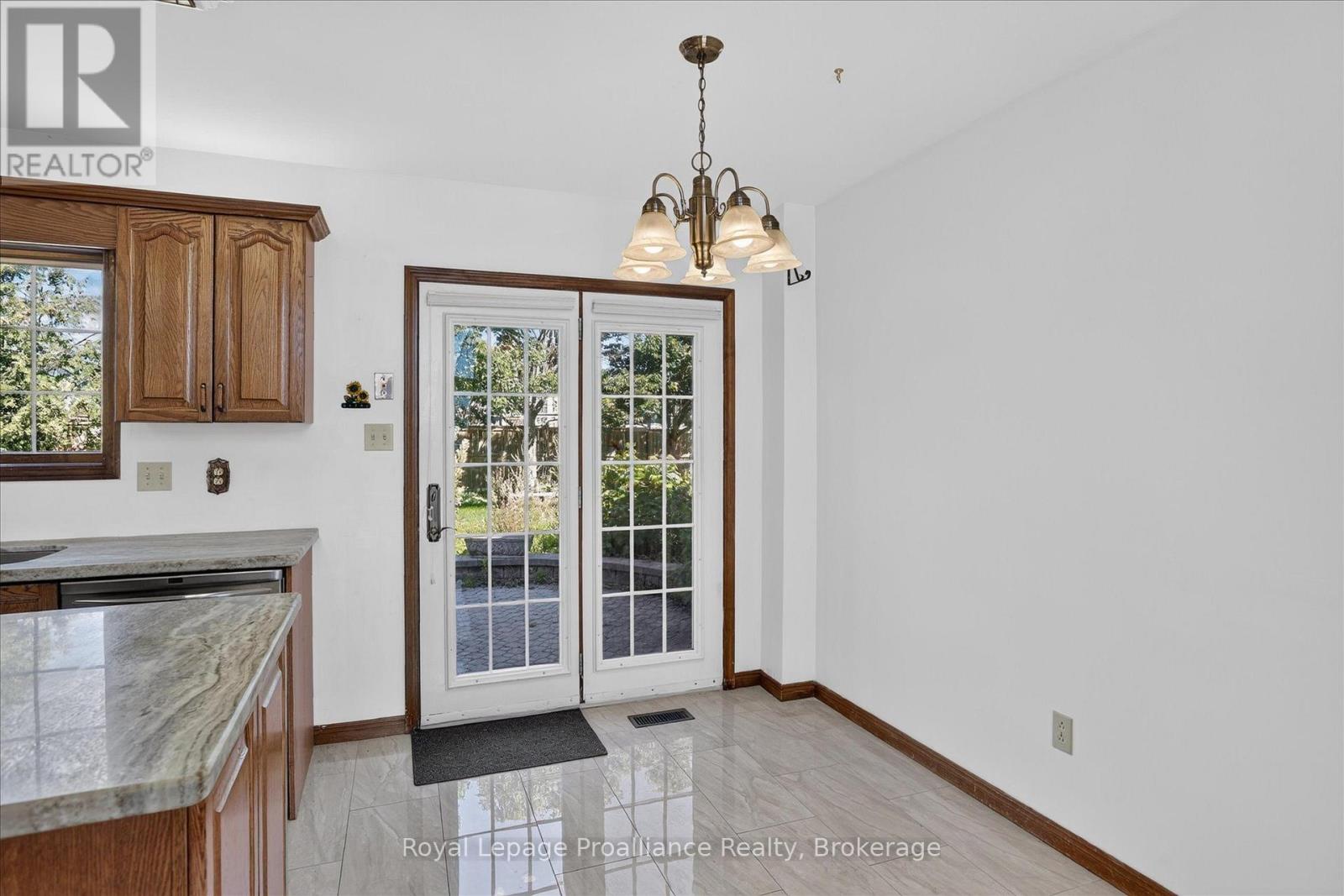 1664 Forster Avenue, Peterborough (Otonabee Ward 1), Ontario  K9K 2G6 - Photo 16 - X13736310