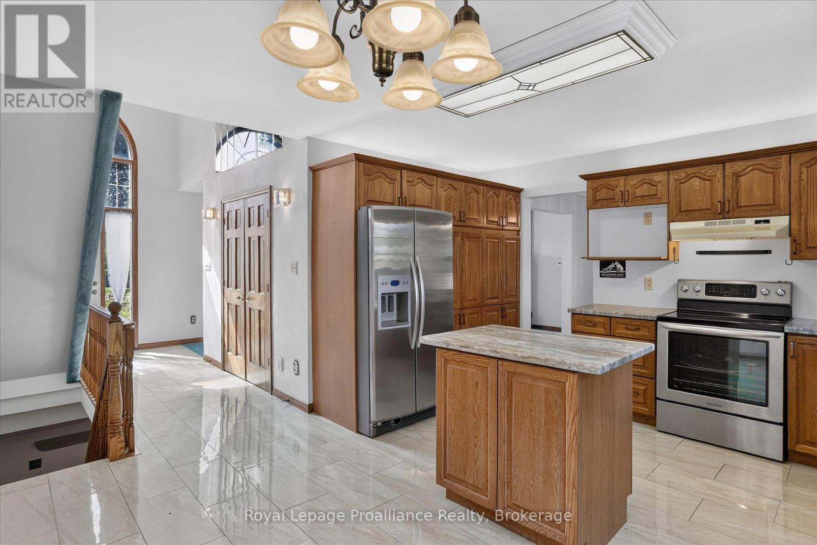 1664 Forster Avenue, Peterborough (Otonabee Ward 1), Ontario  K9K 2G6 - Photo 17 - X13736310