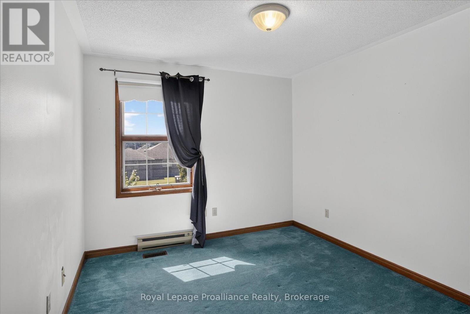 1664 Forster Avenue, Peterborough (Otonabee Ward 1), Ontario  K9K 2G6 - Photo 38 - X13736310