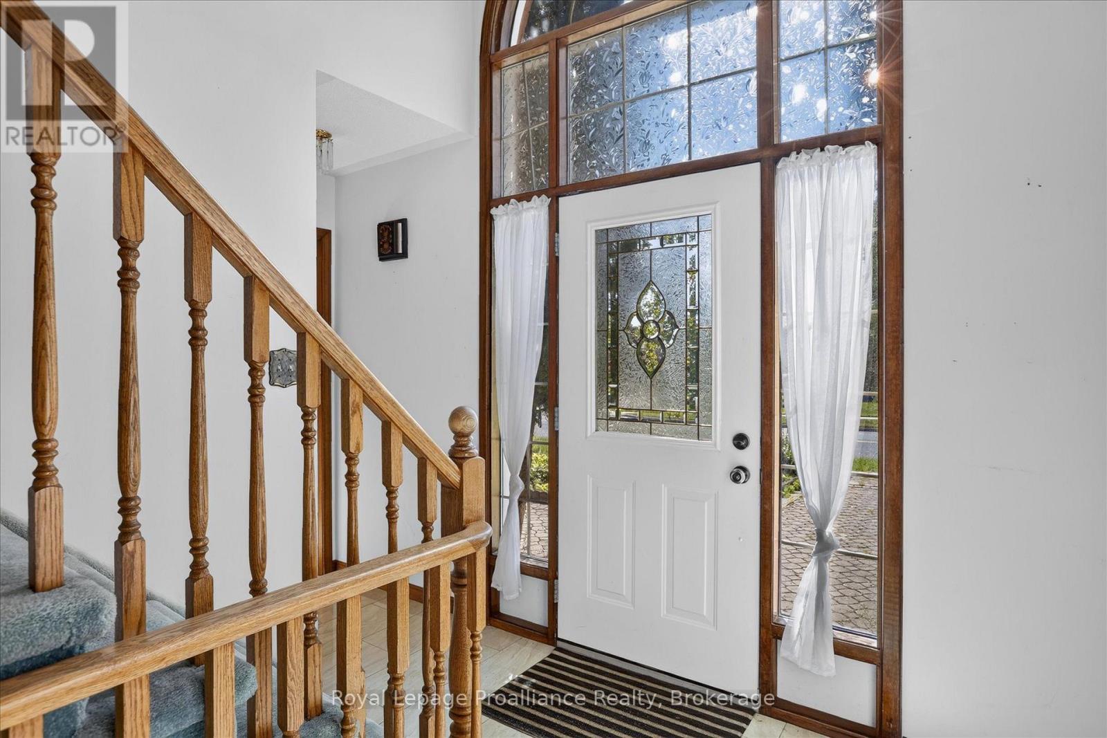 1664 Forster Avenue, Peterborough (Otonabee Ward 1), Ontario  K9K 2G6 - Photo 4 - X13736310