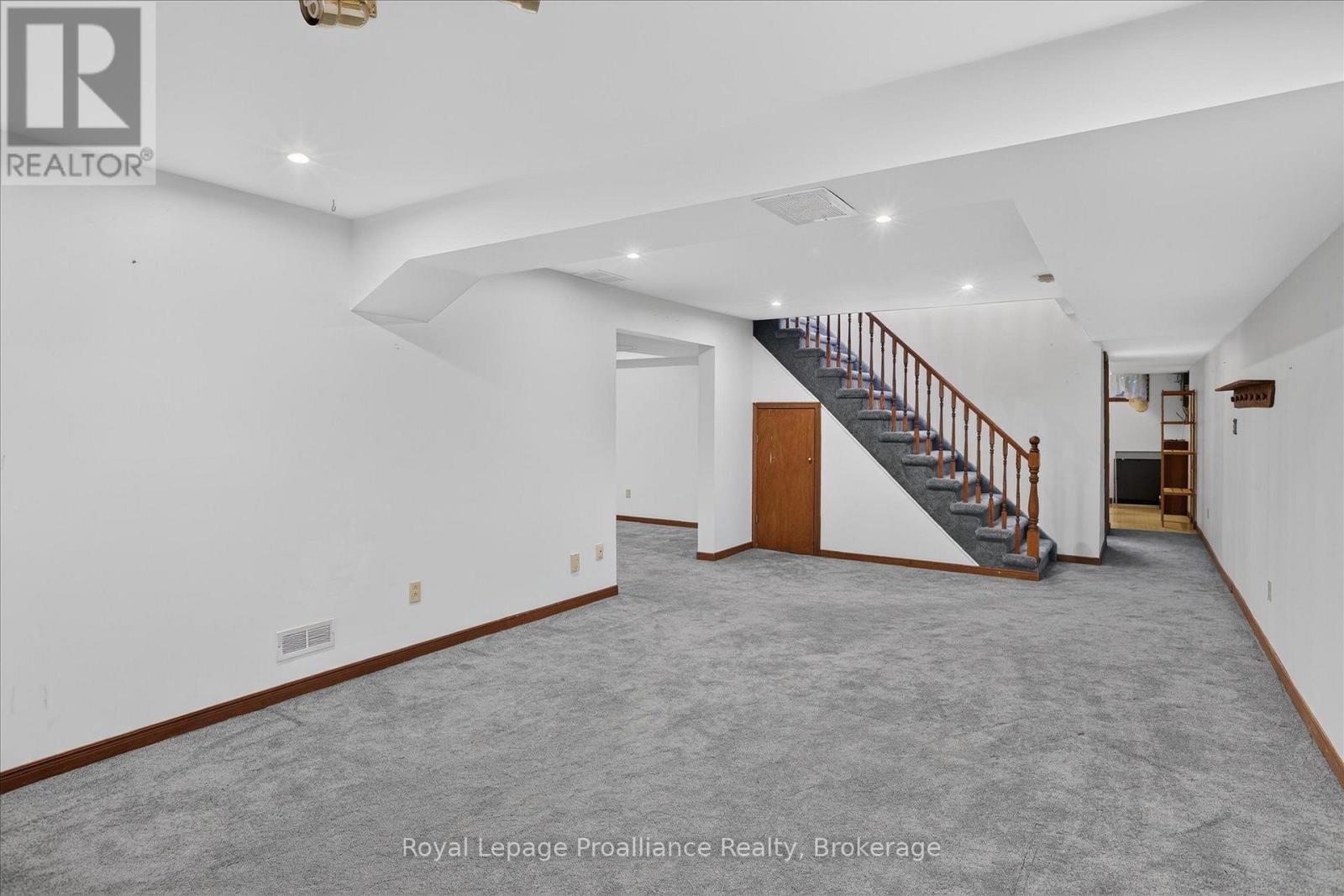 1664 Forster Avenue, Peterborough (Otonabee Ward 1), Ontario  K9K 2G6 - Photo 42 - X13736310