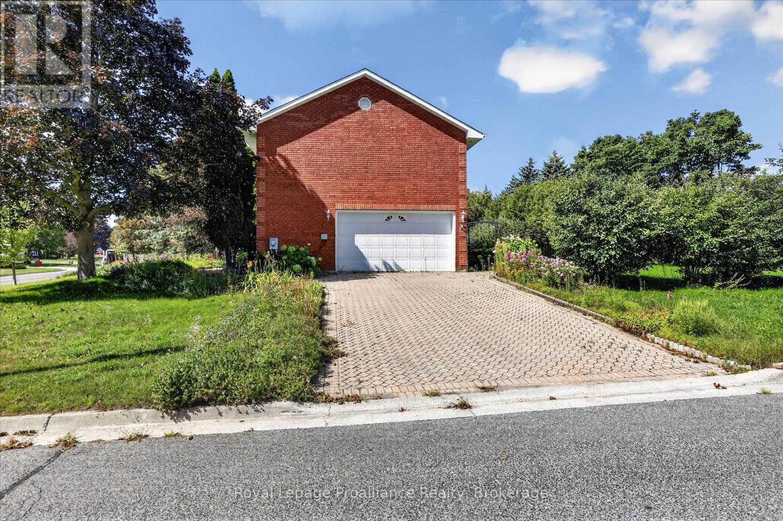 1664 Forster Avenue, Peterborough (Otonabee Ward 1), Ontario  K9K 2G6 - Photo 45 - X13736310