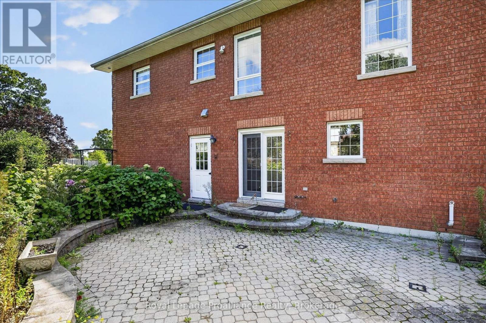 1664 Forster Avenue, Peterborough (Otonabee Ward 1), Ontario  K9K 2G6 - Photo 47 - X13736310