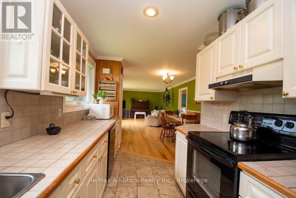 1571 Elm Tree Road, Kawartha Lakes (Lindsay), Ontario  K9V 4R1 - Photo 12 - X13736316