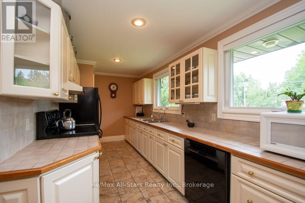 1571 Elm Tree Road, Kawartha Lakes (Lindsay), Ontario  K9V 4R1 - Photo 14 - X13736316
