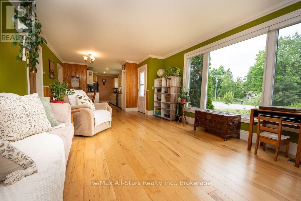 1571 Elm Tree Road, Kawartha Lakes (Lindsay), Ontario  K9V 4R1 - Photo 5 - X13736316