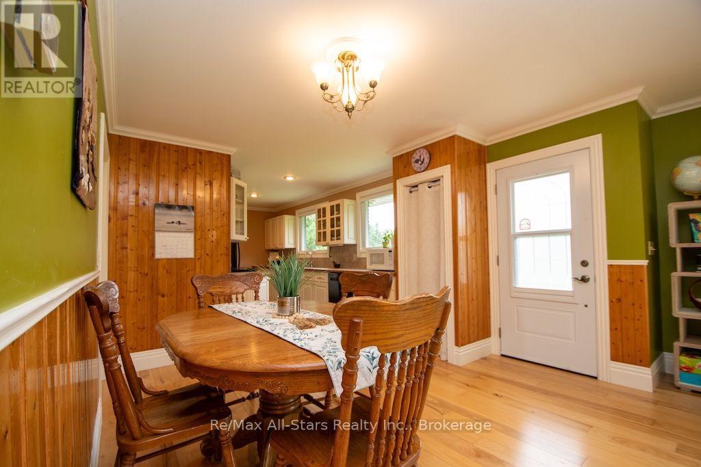 1571 Elm Tree Road, Kawartha Lakes (Lindsay), Ontario  K9V 4R1 - Photo 8 - X13736316