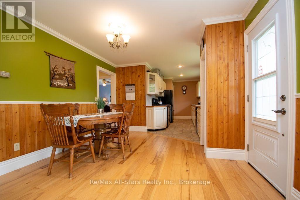 1571 Elm Tree Road, Kawartha Lakes (Lindsay), Ontario  K9V 4R1 - Photo 9 - X13736316