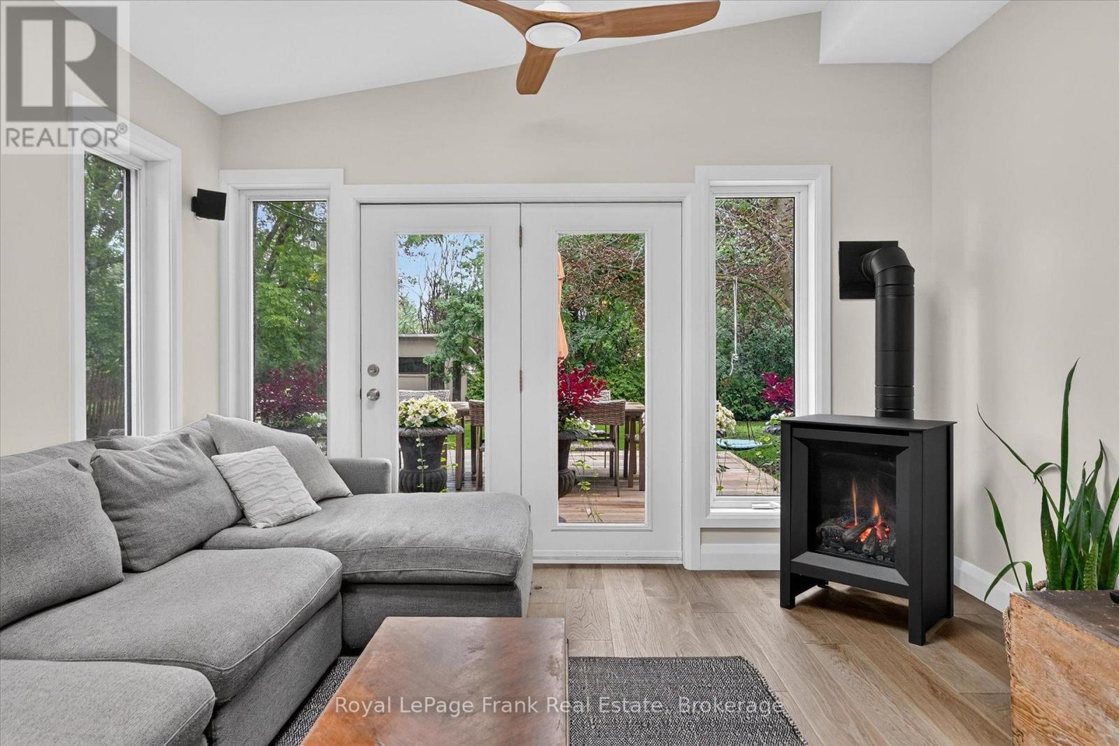 298 Cottonwood Drive, Peterborough (Monaghan Ward 2), Ontario  K9J 6N4 - Photo 5 - X13736356