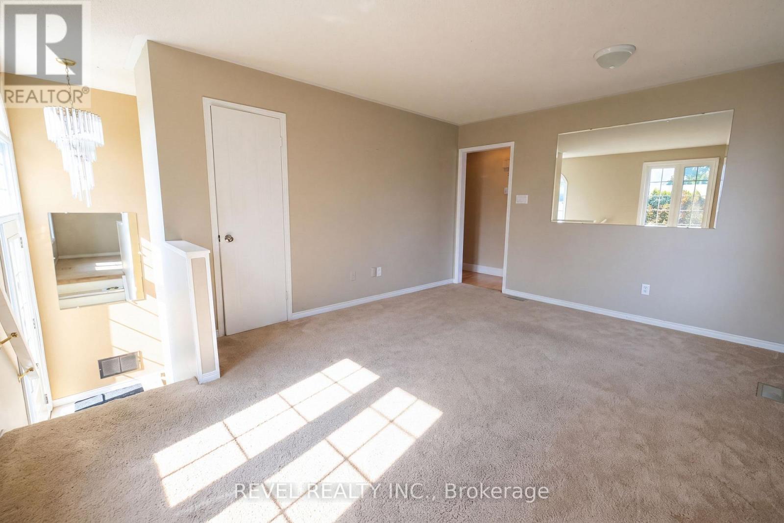 176 Towerhill Road, Peterborough (Northcrest Ward 5), Ontario  K9H 7M8 - Photo 4 - X13737984