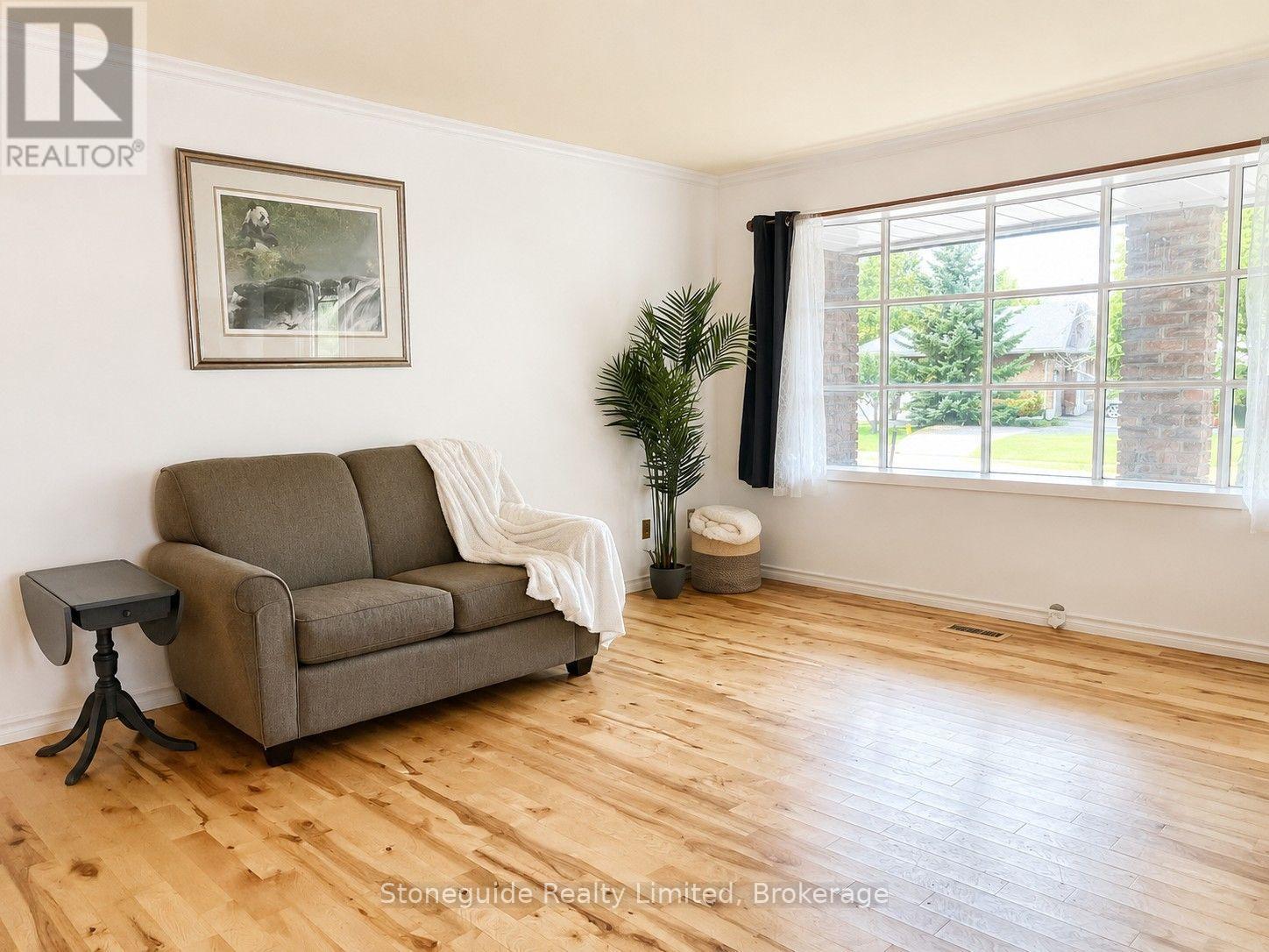 1139 Danita Boulevard, Peterborough (Monaghan Ward 2), Ontario  K9J 7J9 - Photo 2 - X13739952