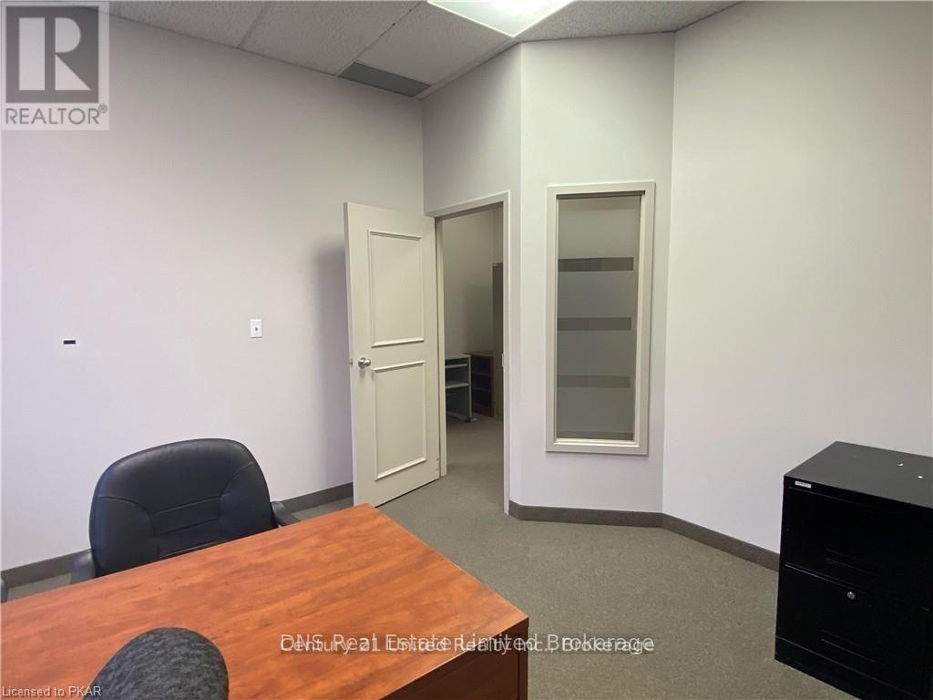 303 - 159 King Street, Peterborough (Town Ward 3), Ontario  K9J 2R8 - Photo 10 - X13739986