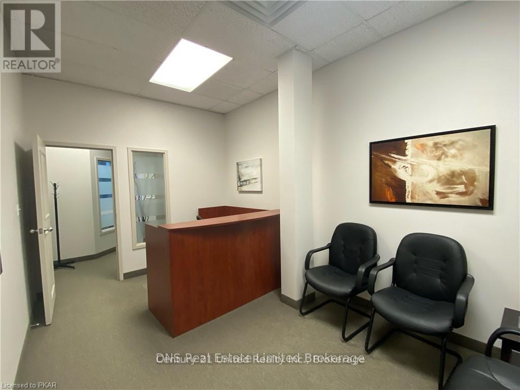 303 - 159 King Street, Peterborough (Town Ward 3), Ontario  K9J 2R8 - Photo 3 - X13739986