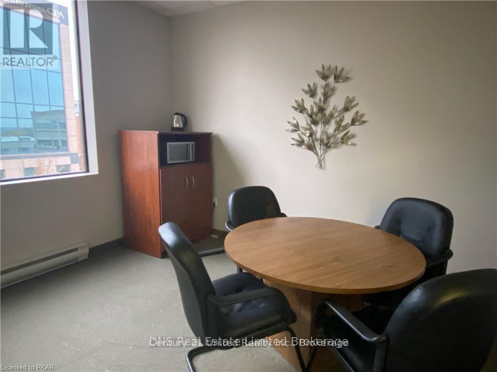 303 - 159 King Street, Peterborough (Town Ward 3), Ontario  K9J 2R8 - Photo 5 - X13739986