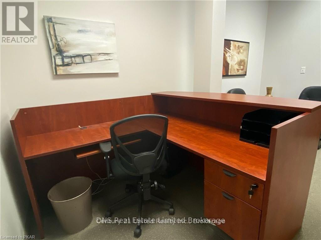 303 - 159 King Street, Peterborough (Town Ward 3), Ontario  K9J 2R8 - Photo 7 - X13739986
