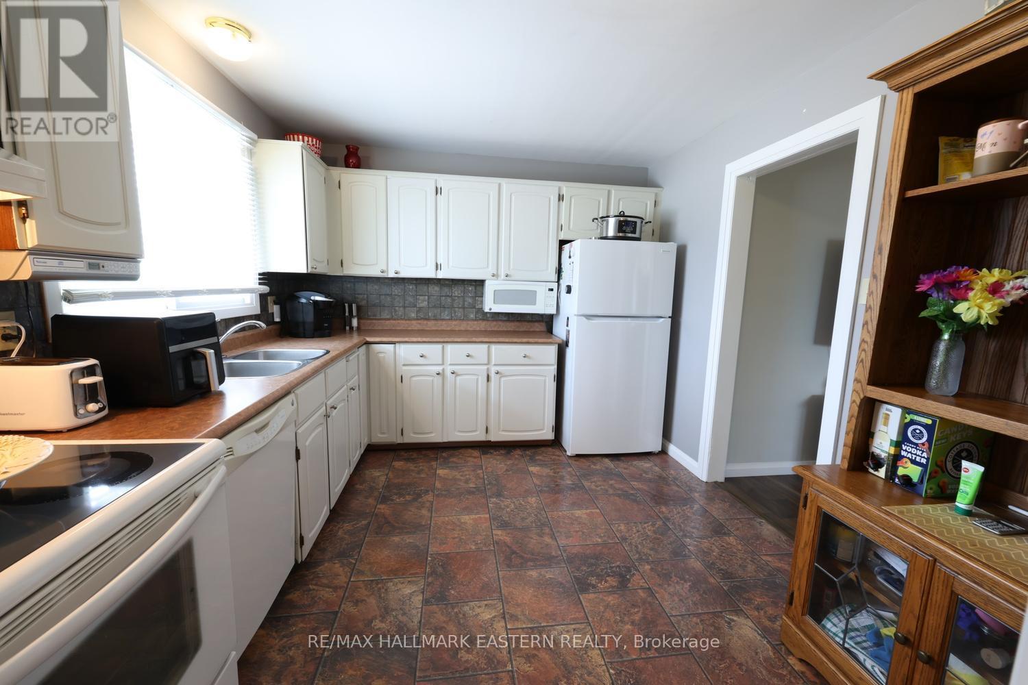 1000 Cumberland Avenue, Peterborough (Northcrest Ward 5), Ontario  K9H 7B2 - Photo 11 - X13740980