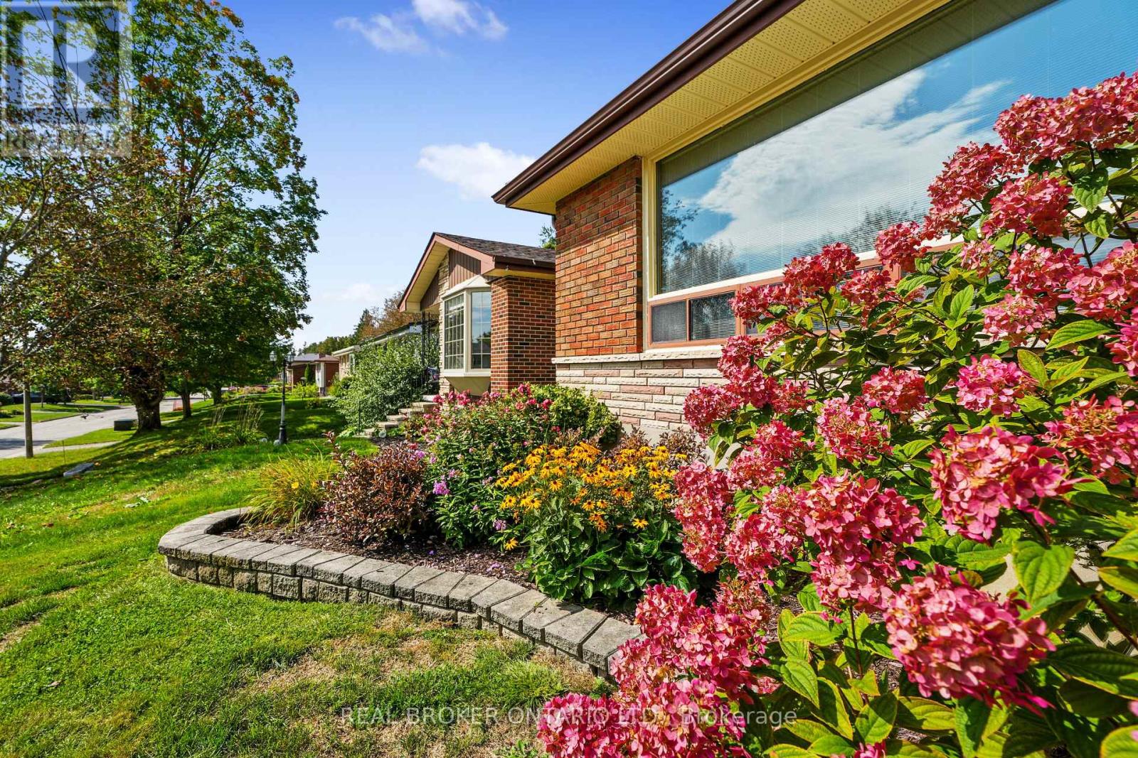 1311 Edmison Drive, Peterborough (Northcrest Ward 5), Ontario  K9H 6V2 - Photo 2 - X13741522