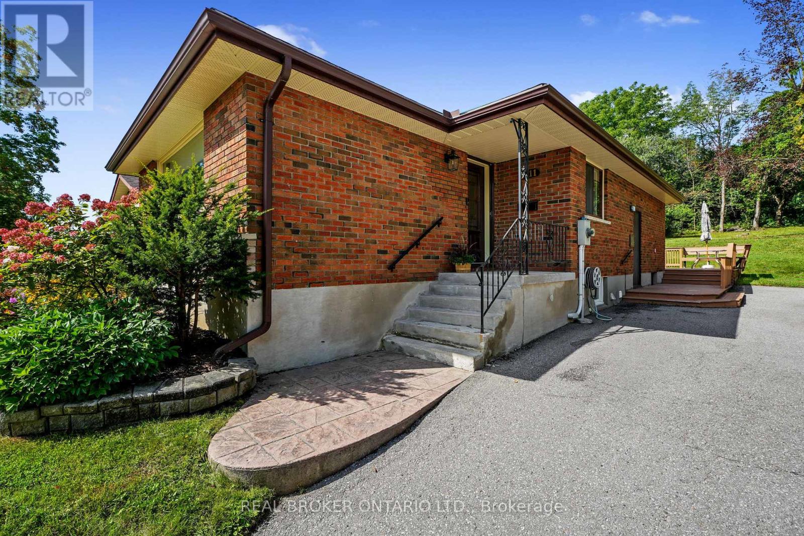 1311 Edmison Drive, Peterborough (Northcrest Ward 5), Ontario  K9H 6V2 - Photo 3 - X13741522