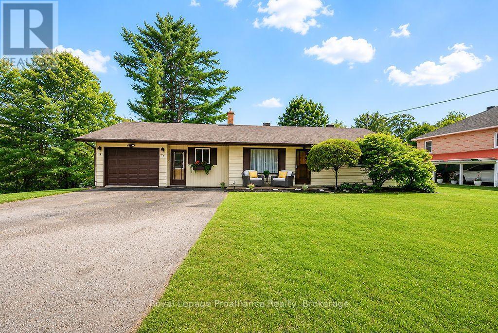 304 HASTINGS STREET N, bancroft (bancroft ward), Ontario