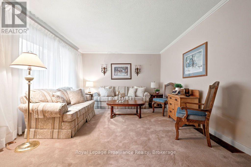 304 Hastings Street N, Bancroft (Bancroft Ward), Ontario  K0L 1C0 - Photo 11 - X13742330