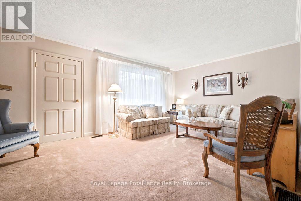 304 Hastings Street N, Bancroft (Bancroft Ward), Ontario  K0L 1C0 - Photo 12 - X13742330