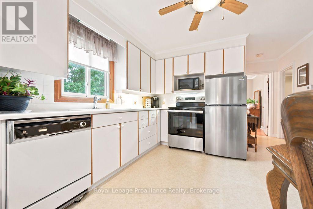 304 Hastings Street N, Bancroft (Bancroft Ward), Ontario  K0L 1C0 - Photo 3 - X13742330