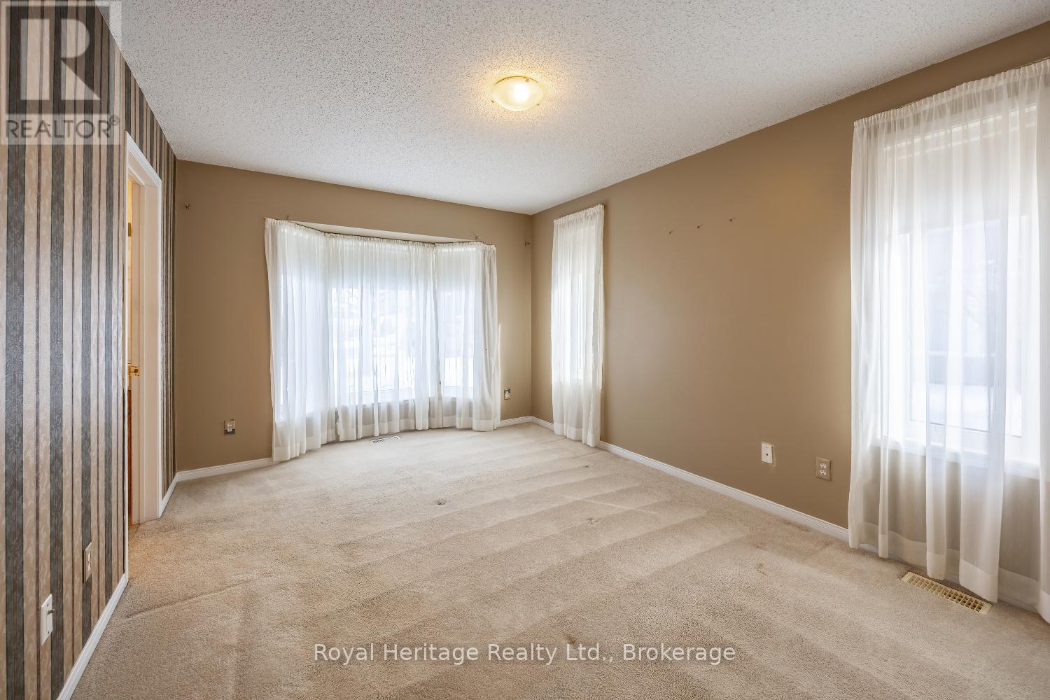 118 Bluffs Road, Clarington (Newcastle), Ontario  L1B 1A8 - Photo 16 - E13744026