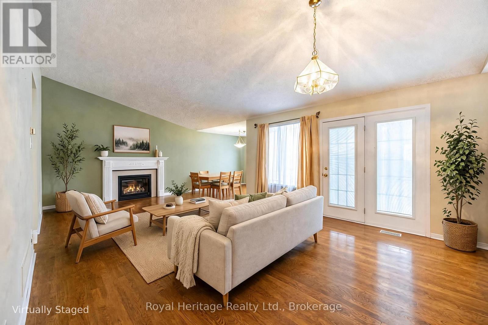 118 Bluffs Road, Clarington (Newcastle), Ontario  L1B 1A8 - Photo 3 - E13744026