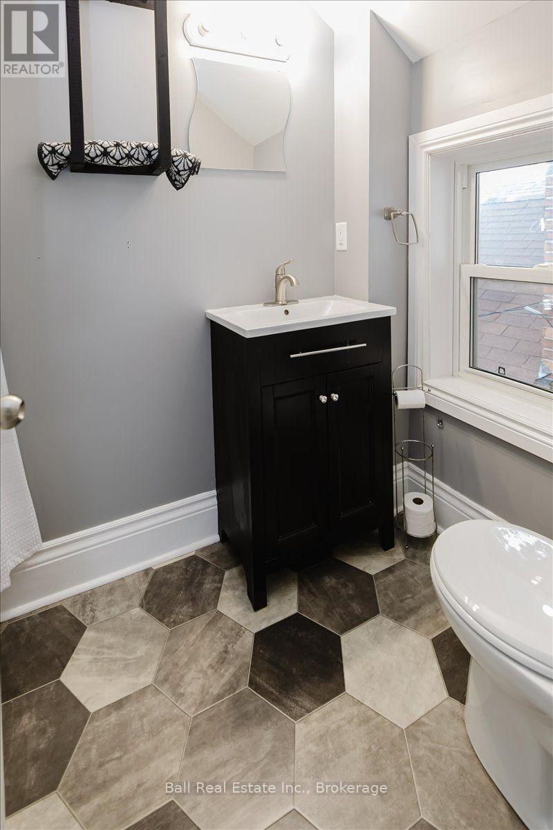 47 Park Street S, Peterborough (Town Ward 3), Ontario  K9J 3R6 - Photo 15 - X13744098